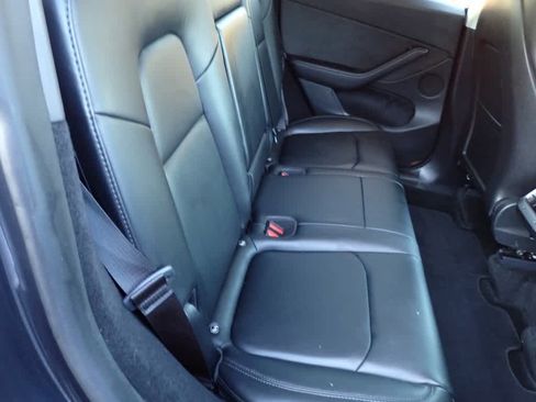 Used 2024 Tesla Model Y Long Range image 23