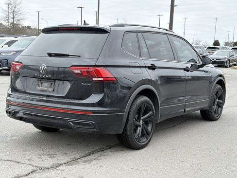 Used 2024 Volkswagen Tiguan SE R-Line image 5