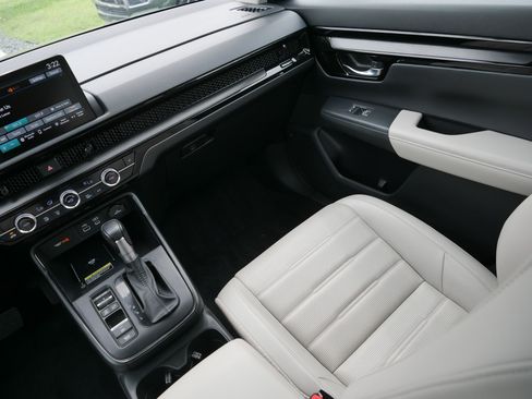 Used 2025 Honda CR-V EX-L image 11