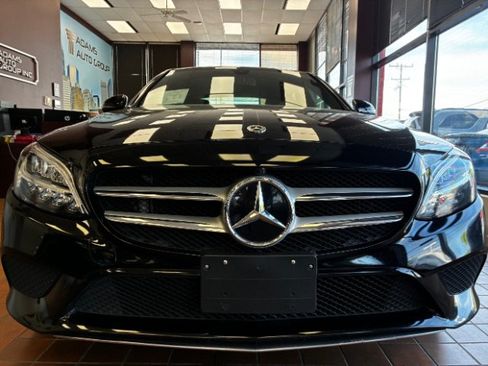 Used 2019 Mercedes-Benz C 300 4MATIC Sedan w/ Premium Package image 4
