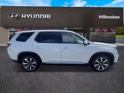 Used 2023 Honda Pilot Elite image 4