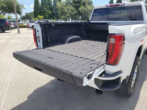 Used 2024 GMC Sierra 2500 Denali Ultimate AWD/4WD image 11