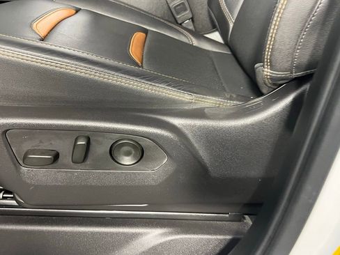 Used 2025 GMC Sierra 1500 AT4 w/ AT4 Premium Package image 25