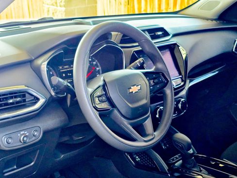 Used 2023 Chevrolet TrailBlazer LT w/ Convenience Package image 5