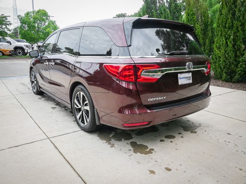 Used 2018 Honda Odyssey Elite image 9