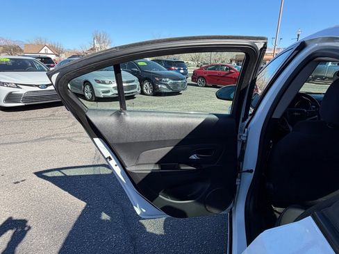 Used 2014 Chevrolet Cruze LT w/ Technology Package image 24