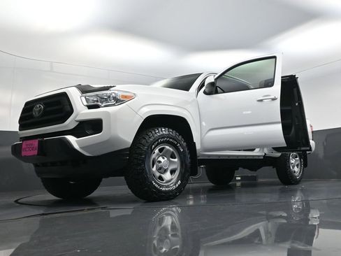 Used 2022 Toyota Tacoma SR image 27