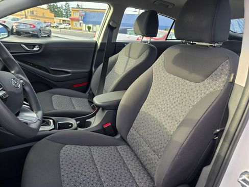 Used 2018 Hyundai Ioniq Blue image 16