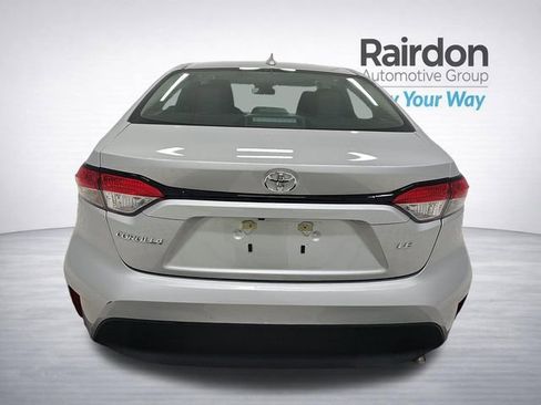 Used 2025 Toyota Corolla LE image 6