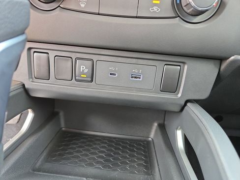 New 2025 Nissan Frontier SV AWD/4WD image 32