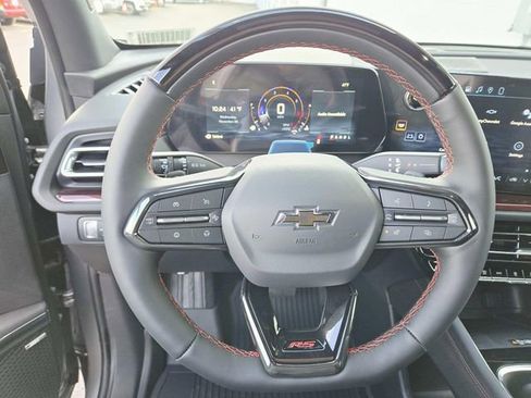 New 2026 Chevrolet Traverse RS image 18