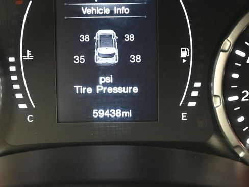 Used 2023 Jeep Renegade Latitude AWD/4WD image 15