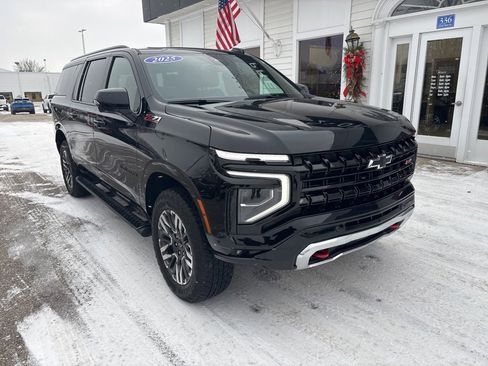 Used 2025 Chevrolet Suburban Z71 w/ Comfort Package image 3