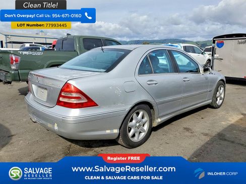 Used 2005 Mercedes-Benz C 230 Sedan image 4