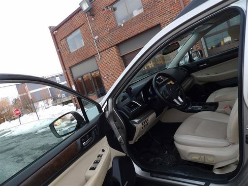 Used 2015 Subaru Outback 2.5i Limited image 11