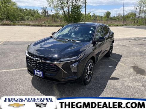 Used 2026 Chevrolet Trax RS w/ Driver Confidence Package FWD image 1
