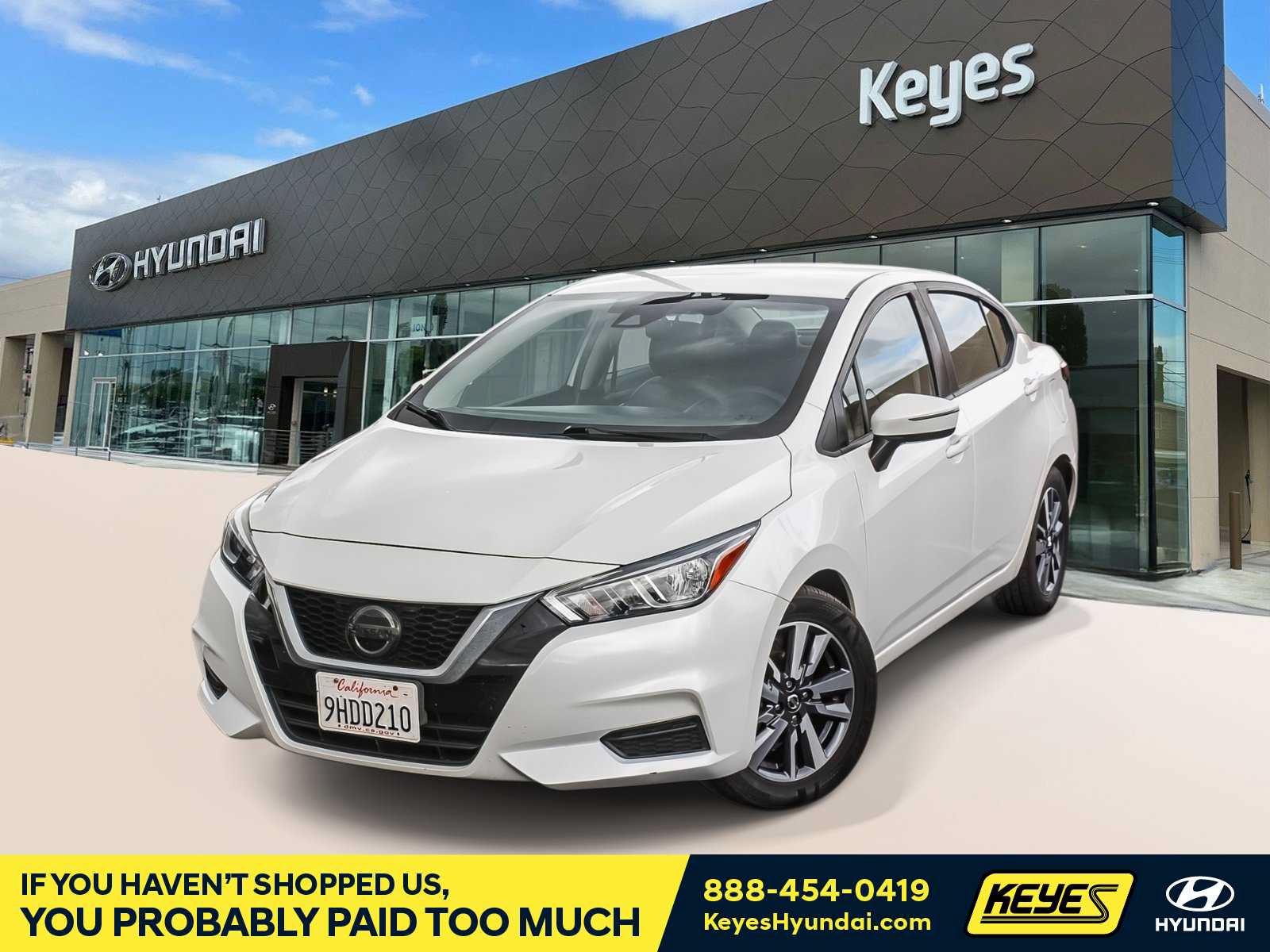 Used 2020 Nissan Versa SV FWD image 1