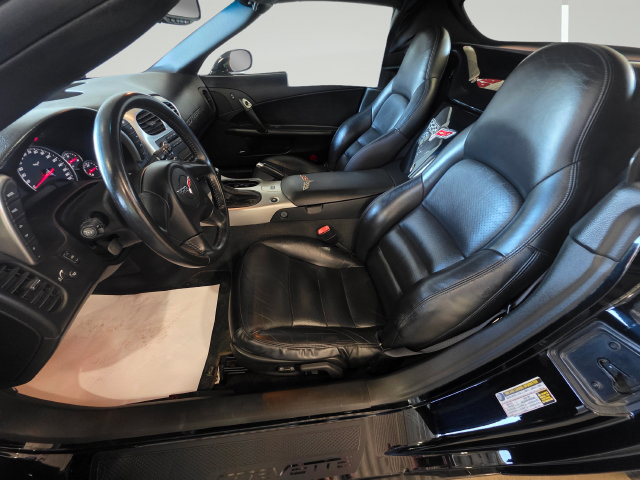 Used 2005 Chevrolet Corvette Convertible w/ Preferred Equipment Group RWD image 12