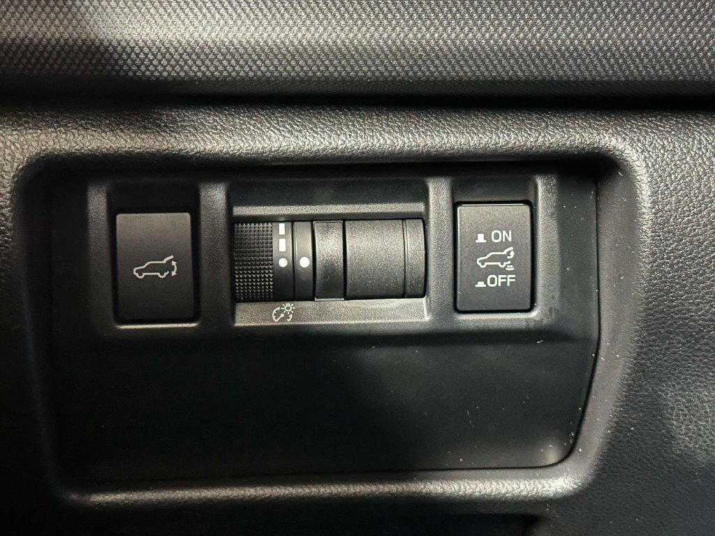 Used 2025 Subaru Forester Touring w/ Popular Package - Touring AWD/4WD image 28