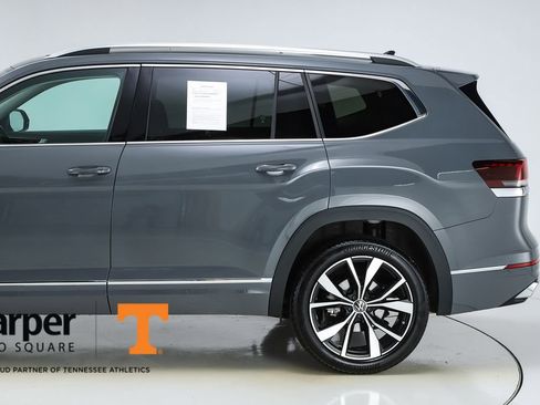 Used 2025 Volkswagen Atlas SEL Premium R-Line image 4