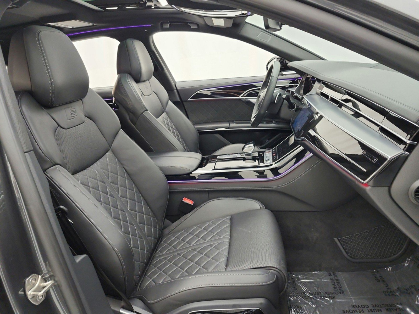 Used 2024 Audi S8 AWD/4WD image 19