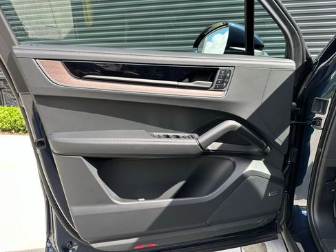 Certified 2025 Porsche Cayenne image 14
