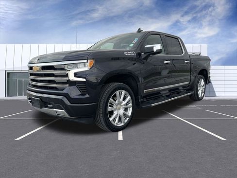 Used 2022 Chevrolet Silverado 1500 High Country w/ High Country Premium Package image 4