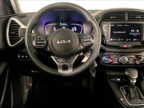 Certified 2025 Kia Soul LX FWD image 5
