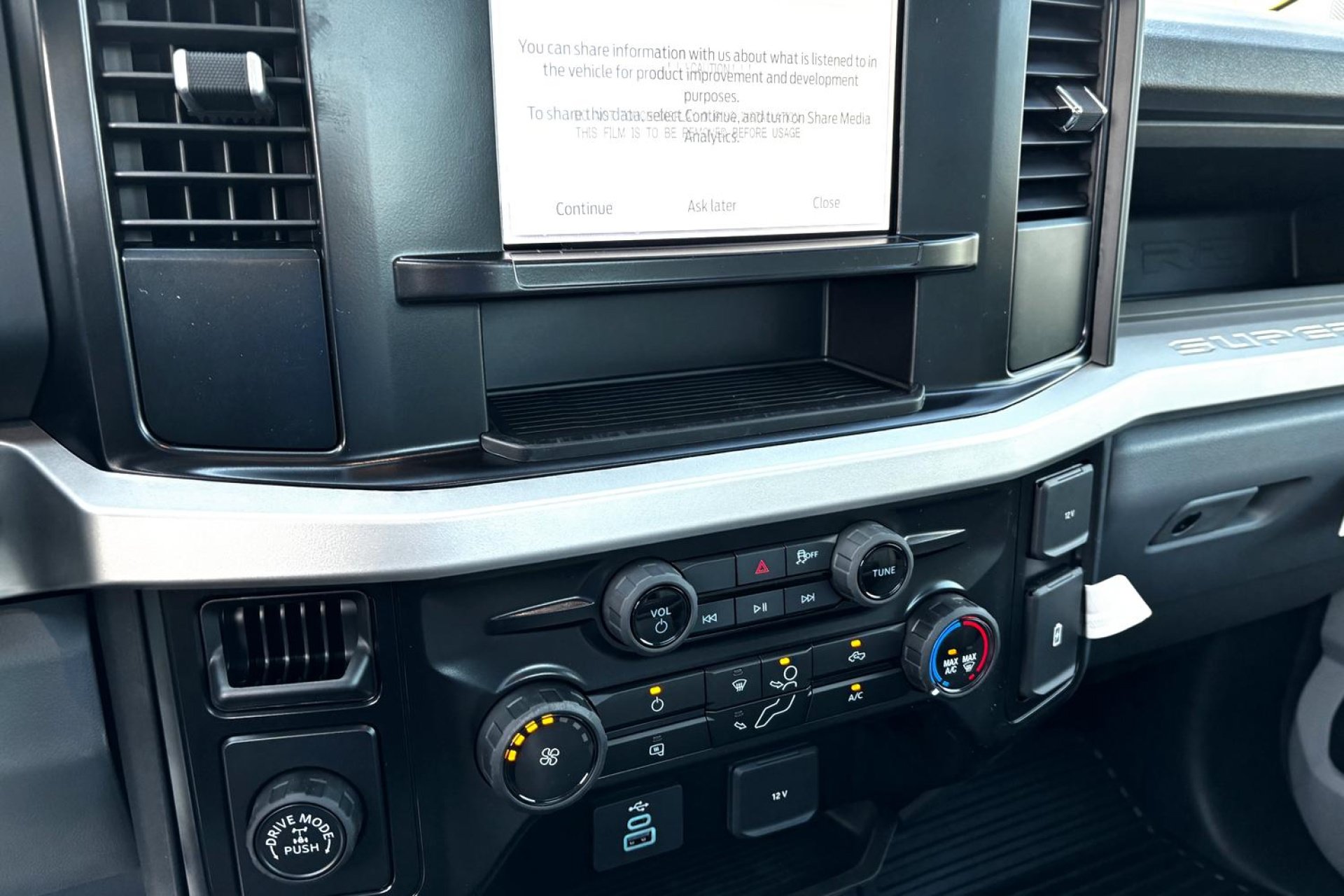 New 2025 Ford F250 XL w/ XL Driver Assist Package RWD image 22