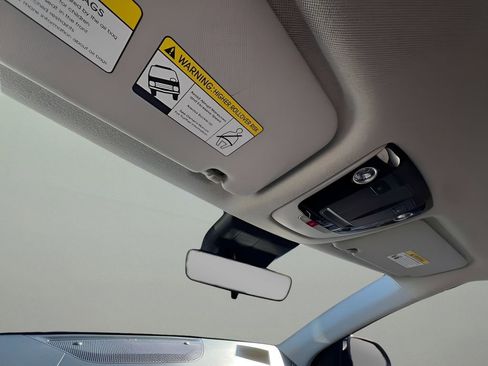 Used 2025 Kia Seltos S FWD image 19