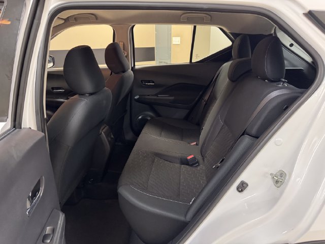 Used 2021 Nissan Kicks SV FWD image 18