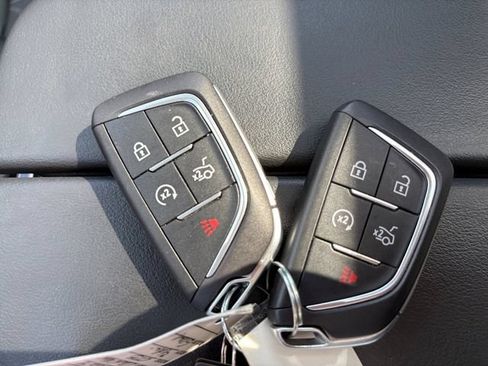Used 2023 Buick Envision Avenir AWD/4WD image 22