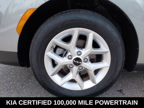 Certified 2025 Kia Soul LX w/ LX Technology Package FWD image 10