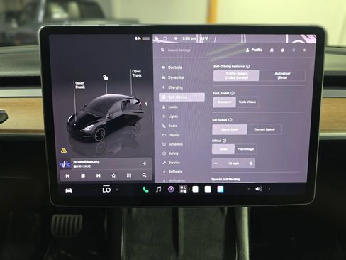 Used 2022 Tesla Model Y Performance AWD/4WD image 22