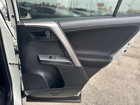 Used 2016 Toyota RAV4 LE w/ Preferred Accessory Package FWD image 23