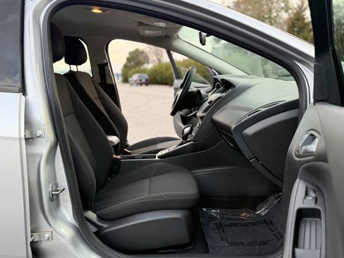 Used 2018 Ford Focus SE image 26