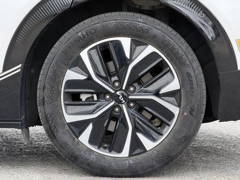 Used 2022 Kia EV6 Wind RWD image 3