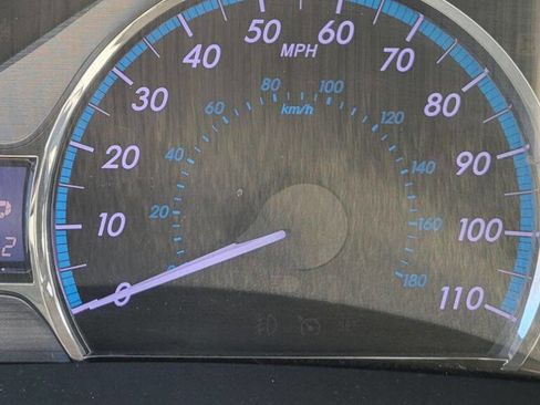 Used 2011 Toyota Sienna XLE image 21