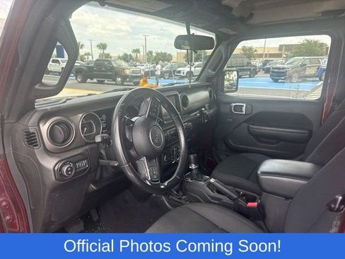 Used 2021 Jeep Gladiator Sport AWD/4WD image 4