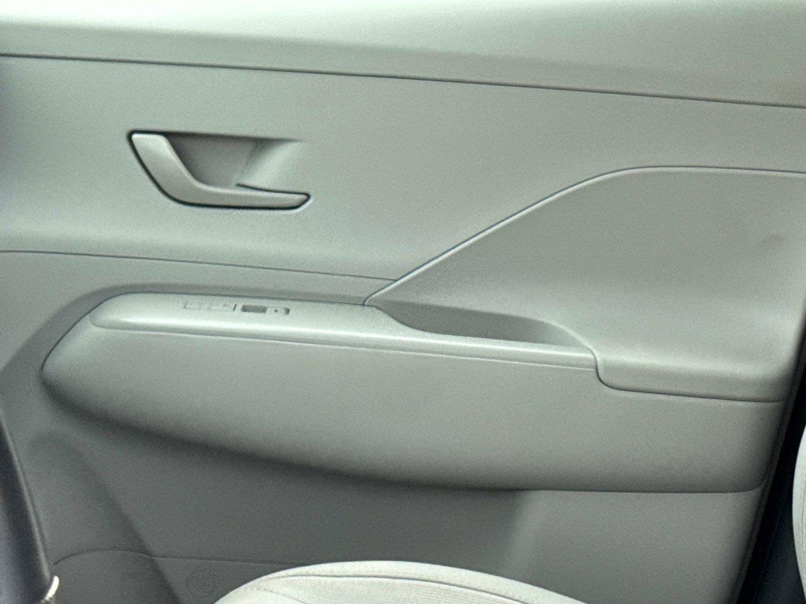Used 2025 Hyundai Kona SEL FWD image 21