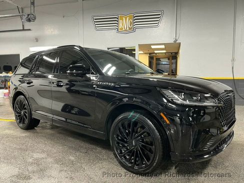 Used 2025 Lincoln Aviator Reserve w/ Equipment Group 201A image 13