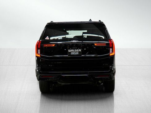 Used 2025 Ford Expedition Max Platinum w/ Stealth Appearance Package AWD/4WD image 5
