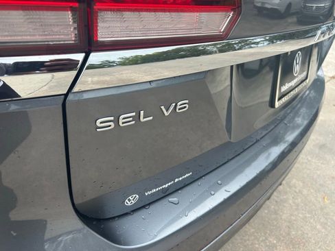 Certified 2022 Volkswagen Atlas SEL Premium AWD/4WD image 32