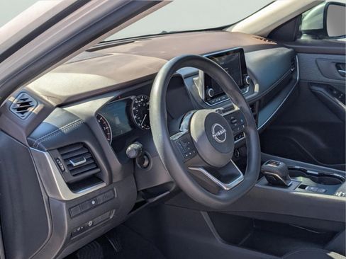 Used 2023 Nissan Rogue SV image 30