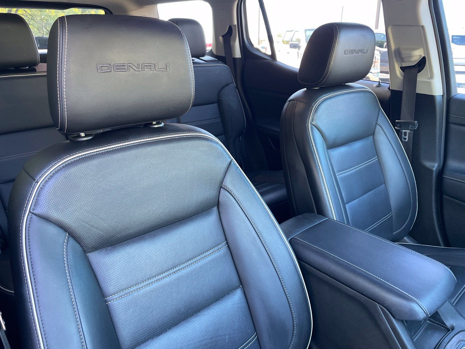 Used 2021 GMC Acadia Denali w/ Denali Technology Package FWD image 53