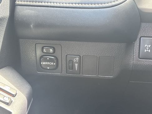 Used 2016 Toyota RAV4 XLE AWD/4WD image 16
