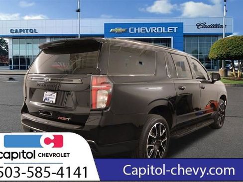 Used 2022 Chevrolet Suburban RST w/ Luxury Package AWD/4WD image 2