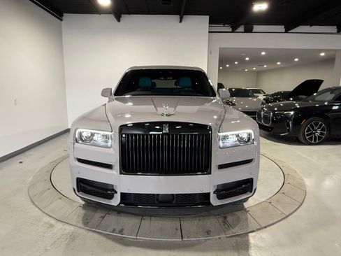 Used 2023 Rolls-Royce Cullinan w/ Cullinan Package image 10