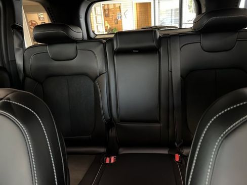 New 2025 Jeep Grand Cherokee Altitude image 10