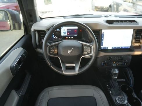 Used 2022 Ford Bronco Wildtrak image 21